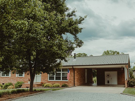3rd image of 5427 Graystone Ct