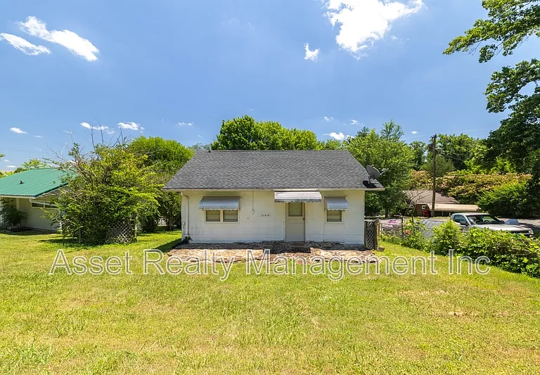 102 Wainwright Rd — Photo 13