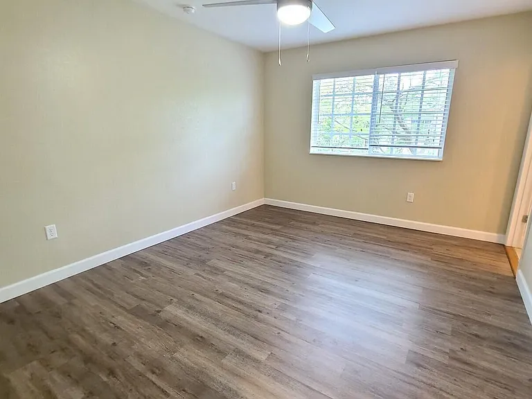 1952 Flamingo Pl — Photo 17