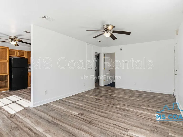 3007 Meteor St — Photo 5