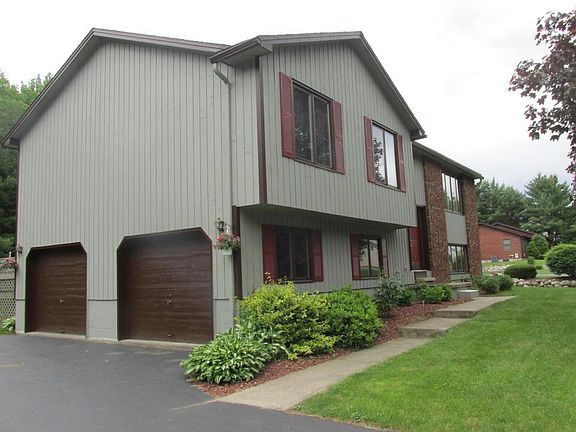 2nd image of 8 Hidden Hills Dr