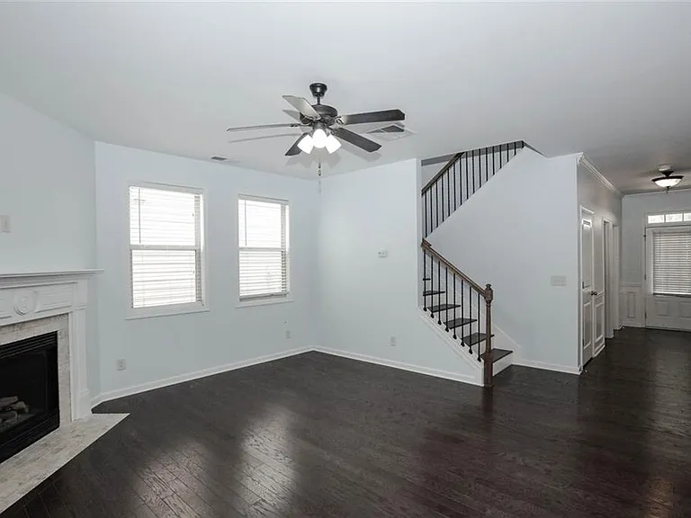 438 Privet Cir — Photo 3