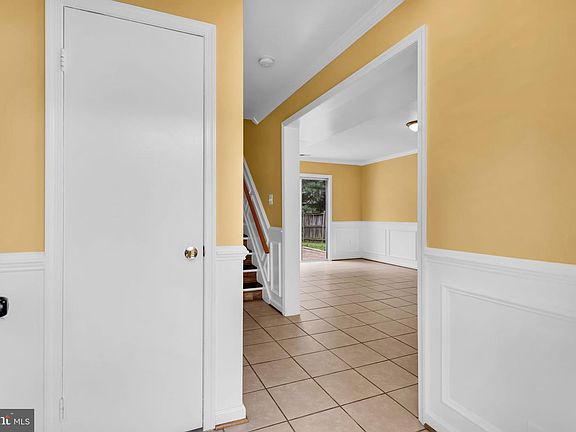 4th image of 5566 Saint Charles Dr