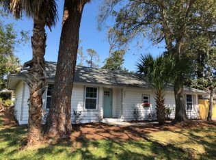 201 Pine St, Atlantic Beach, FL 32233