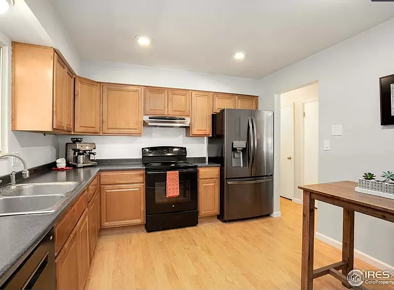 1304 Constitution Ave — Photo 3