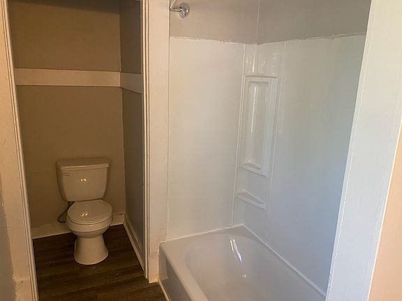 3rd image of 684 Carpenter St #686