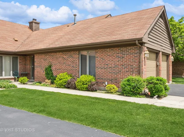 736 Picardy Cir, Northbrook, IL 60062