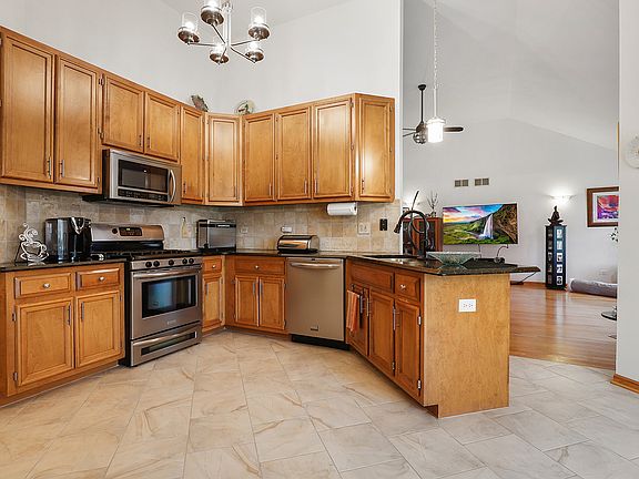 4th image of 16608 Karen Springs Dr