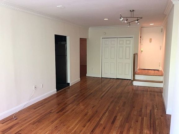 3rd image of 240 E 90th St APT 3A