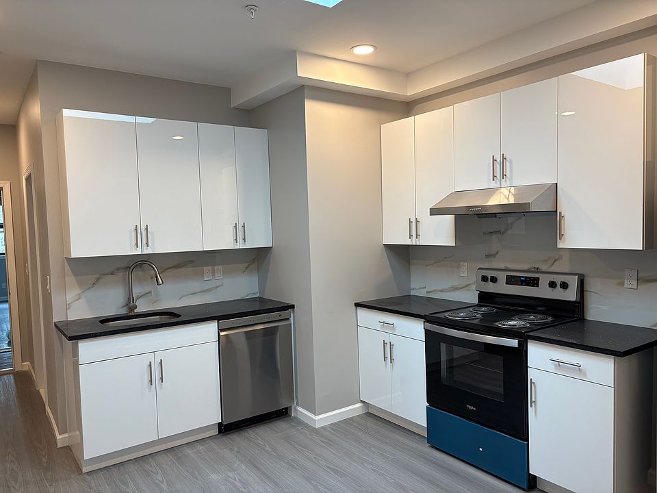 1st image of 71 Franklin St #2A