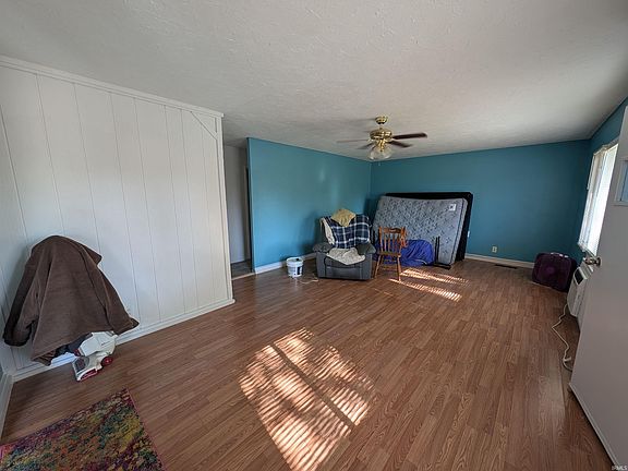 4th image of 654 N Crescent Dr