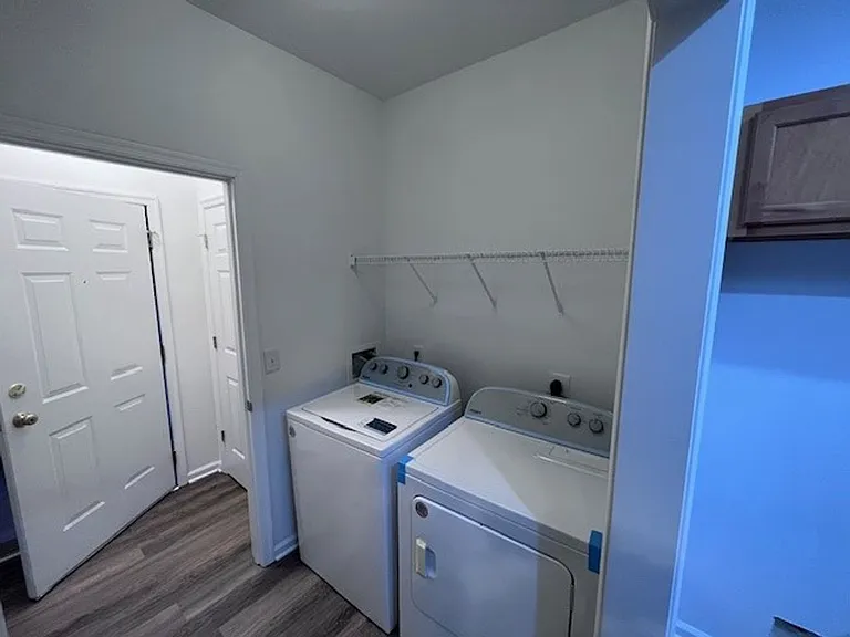 635-675 Woodbrook Dr — Photo 7