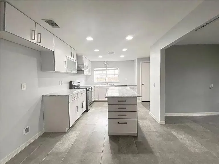 1316 Dunbarton Dr — Photo 9