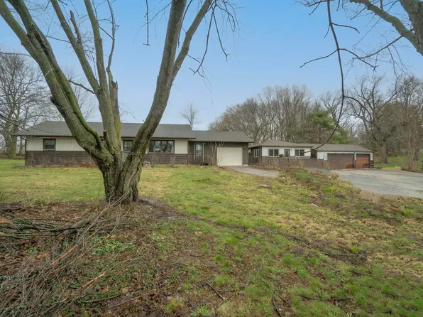 8298 N Kishwaukee Rd, Stillman Valley, IL 61084