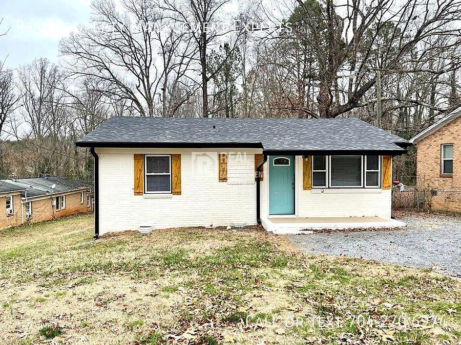 1st image of 2712 Crescent Ln