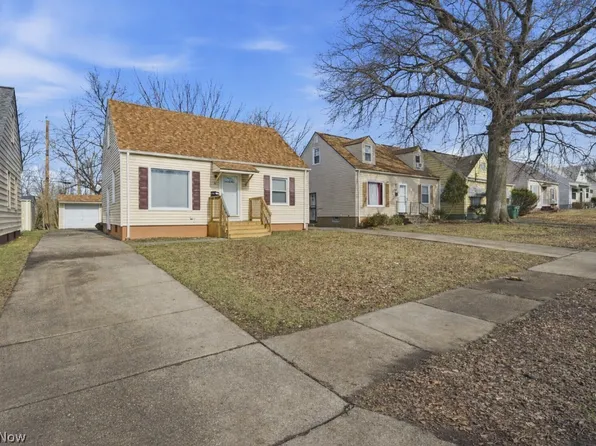 20705 Hansen Rd, Maple Heights, OH 44137