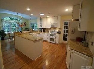 6 Washington St, Setauket, NY 11733