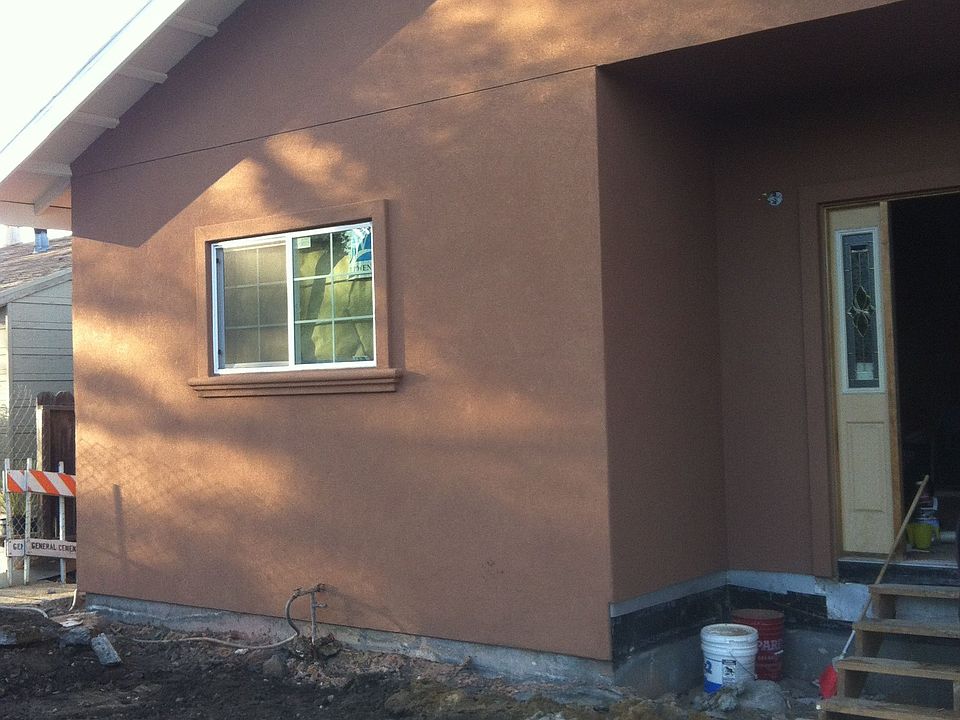 FRONT OF THE HOUSE