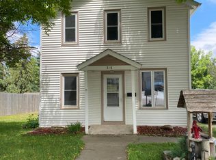 216 E 6th St, Zumbrota, MN 55992