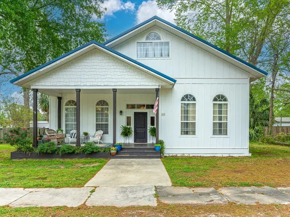 938 5th St, Florala, AL 36442