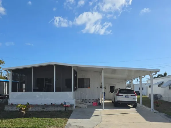 41 7th St E, Nokomis, FL 34275
