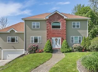 8 Tihonet St, Worcester, MA 01602