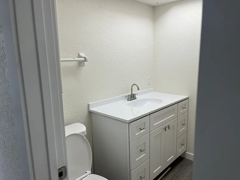 2301 Bay Blvd #1 — Photo 15