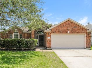 2017 Sandy Bank Ln, Pearland, TX 77581