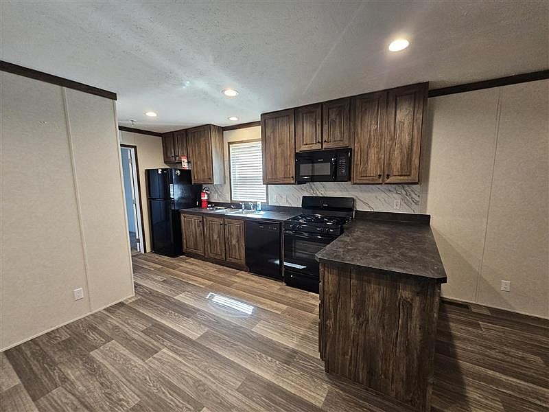 1st image of 2307 Dogwood St #19