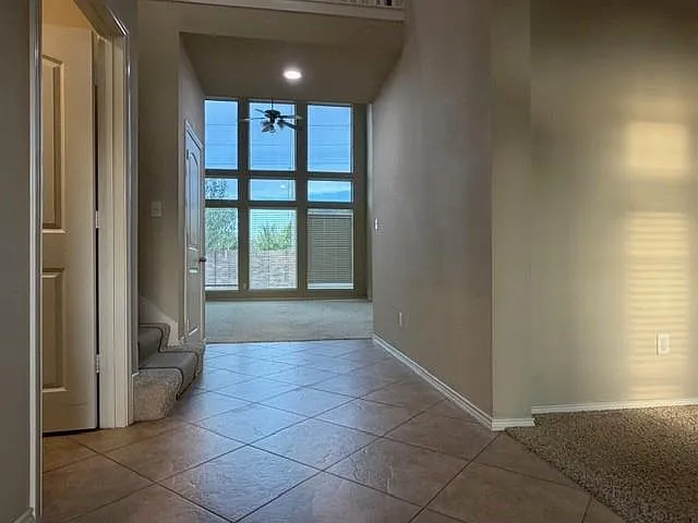 4 bed, 3.5 bath, 2839 sqft, $2,700 — Photo 3