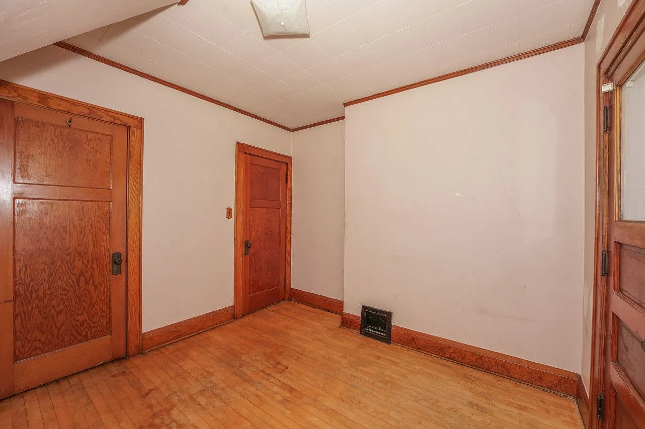 2 bed, $1,200 — Photo 4