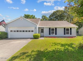 102 Cottage Ln, Jacksonville, NC 28546