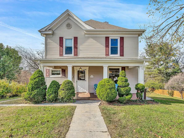 513 5th St, Vinton, VA 24179