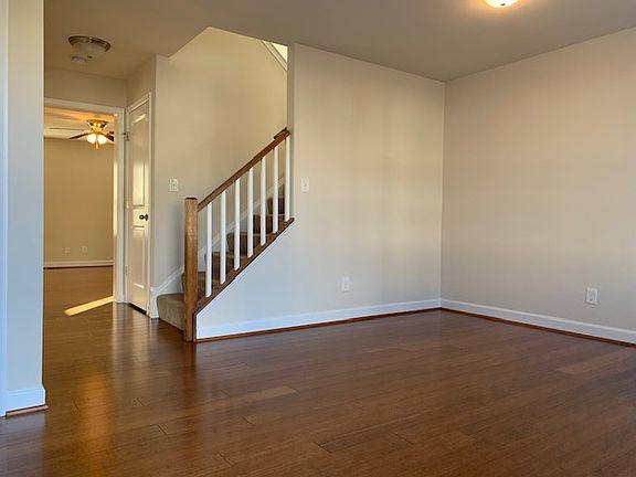 2nd image of 6907 Lunette Ln