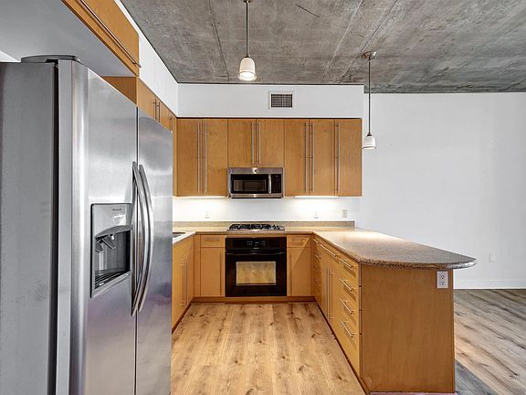 2nd image of 801 Ash St Unit 304