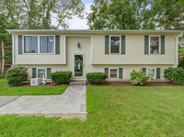 73 Palm Blvd, Warwick, RI 02888