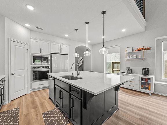 5th image of 4011 Kinsey St