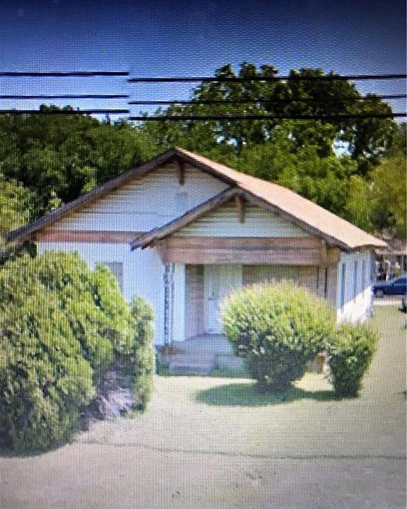 1st image of 1100 NE Main St