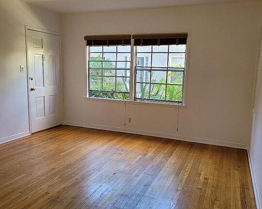 5th image of 2716 Montana Ave APT A