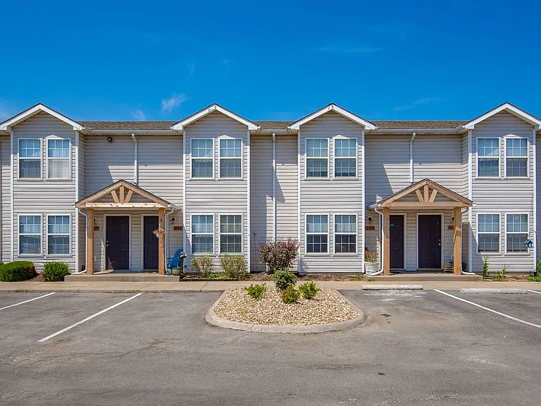 Evergreen Townhomes — Photo 9