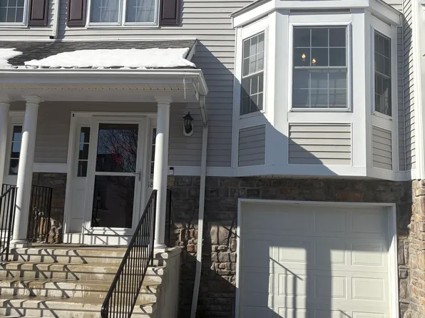 1803 Pinnacle Way #1803, Danbury, CT 06811