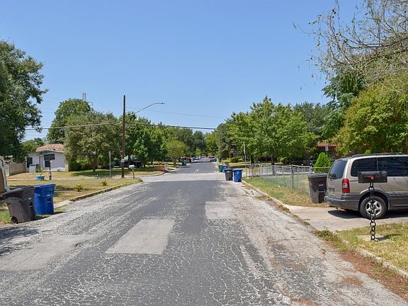 4th image of 311 Cicero Dr