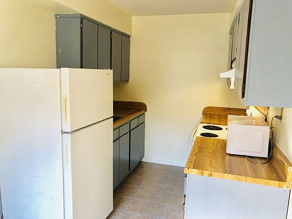 3rd image of 1559 Aspin St APT 2