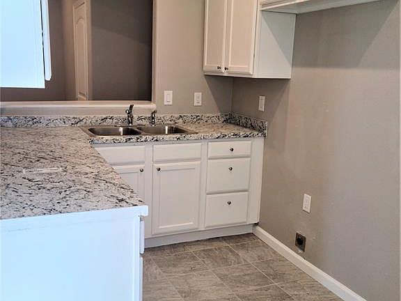 4th image of 17520 Julia Ave #1