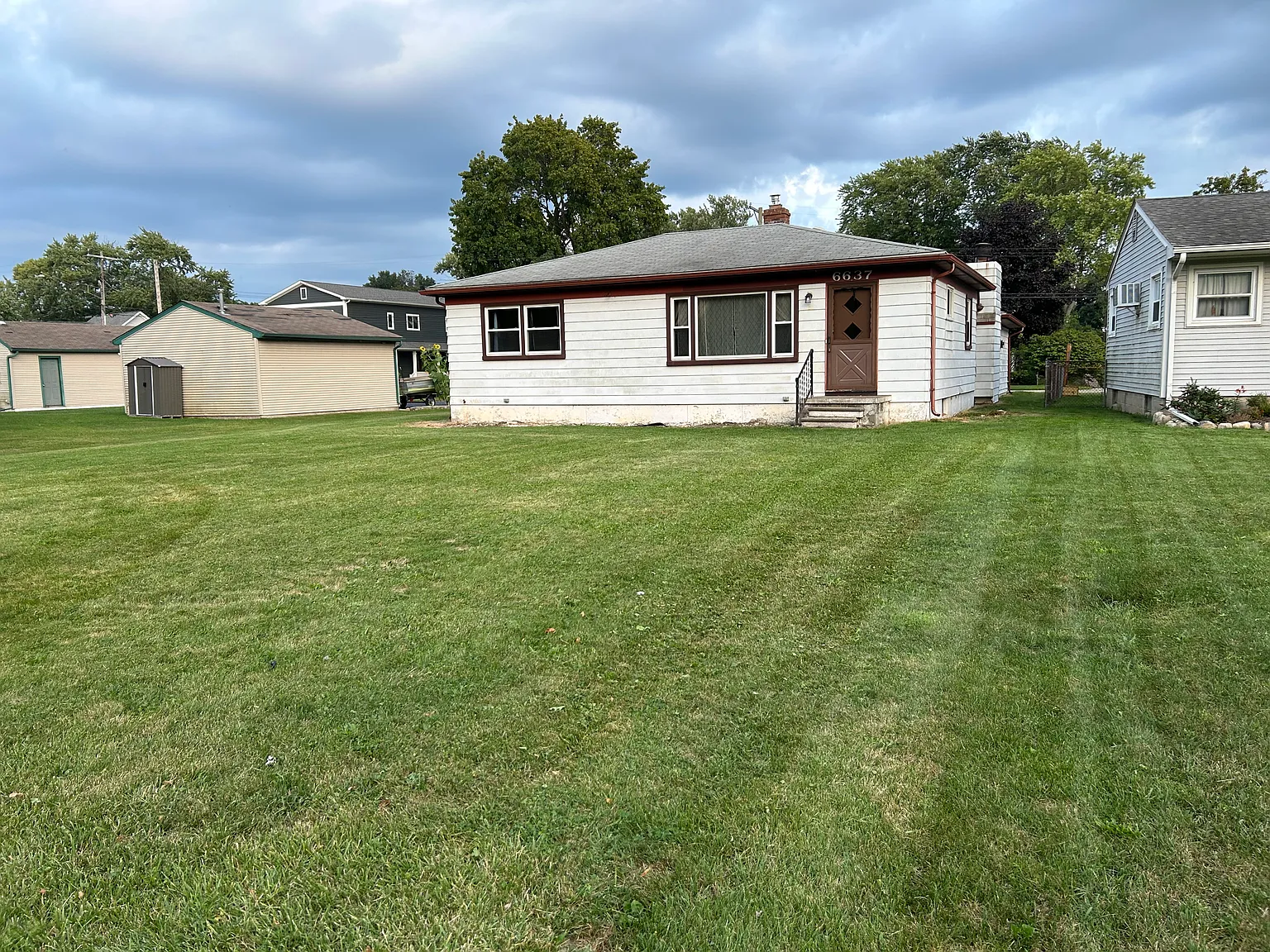 3 bed, 1214 sqft, $1,950 — Photo 3
