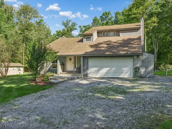 6 Lake Rd, Hampton Twp., NJ 07860