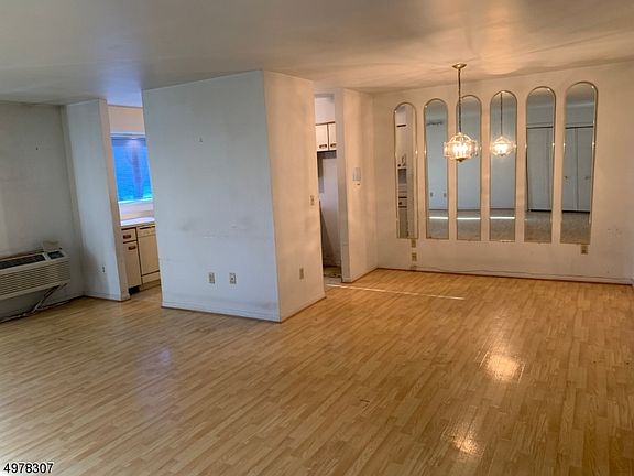 3rd image of 680 Union Ave #C-1