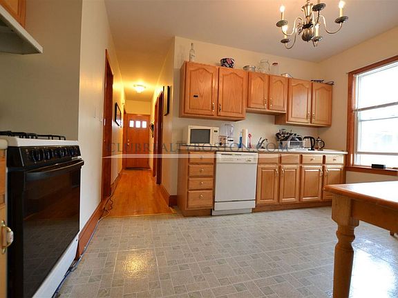 3rd image of 12 Montcalm Ave #2