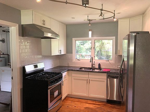 3rd image of 1510 Glenway Dr