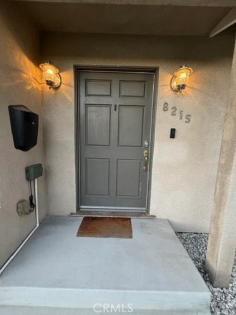4 bed, 2042 sqft, $4,800 — Photo 2